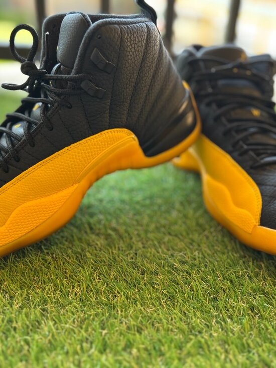 Nike Air Jordan 12 University Gold Black Size 9.5 Men 130690-070